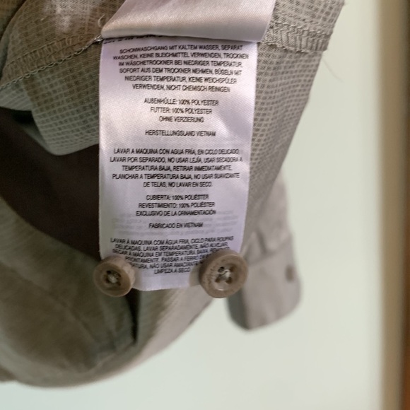 Mountain Hardwear Grey Button Down Shirt - Picture 6 of 6